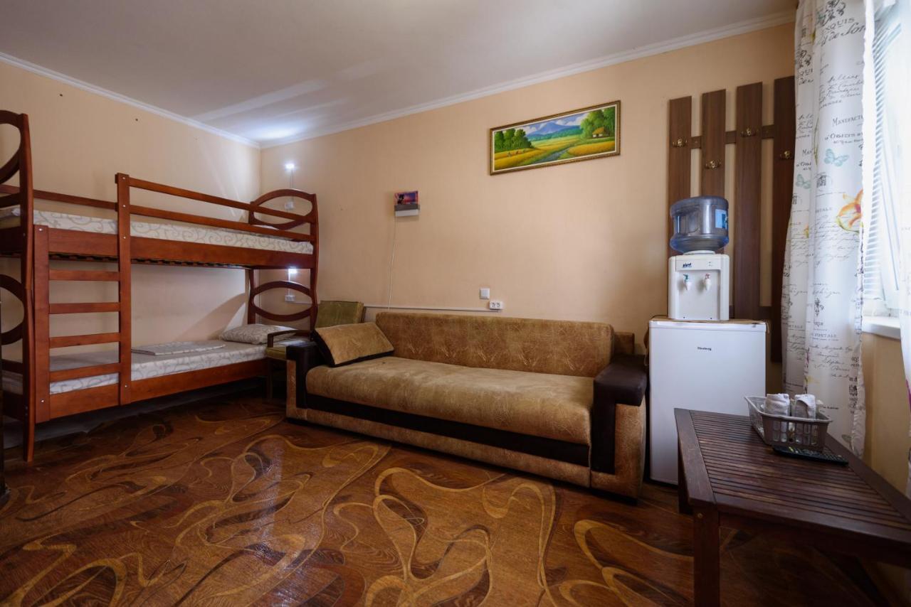 Maiami Hotel Никопол Екстериор снимка