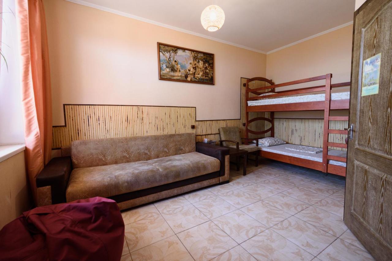 Maiami Hotel Никопол Екстериор снимка