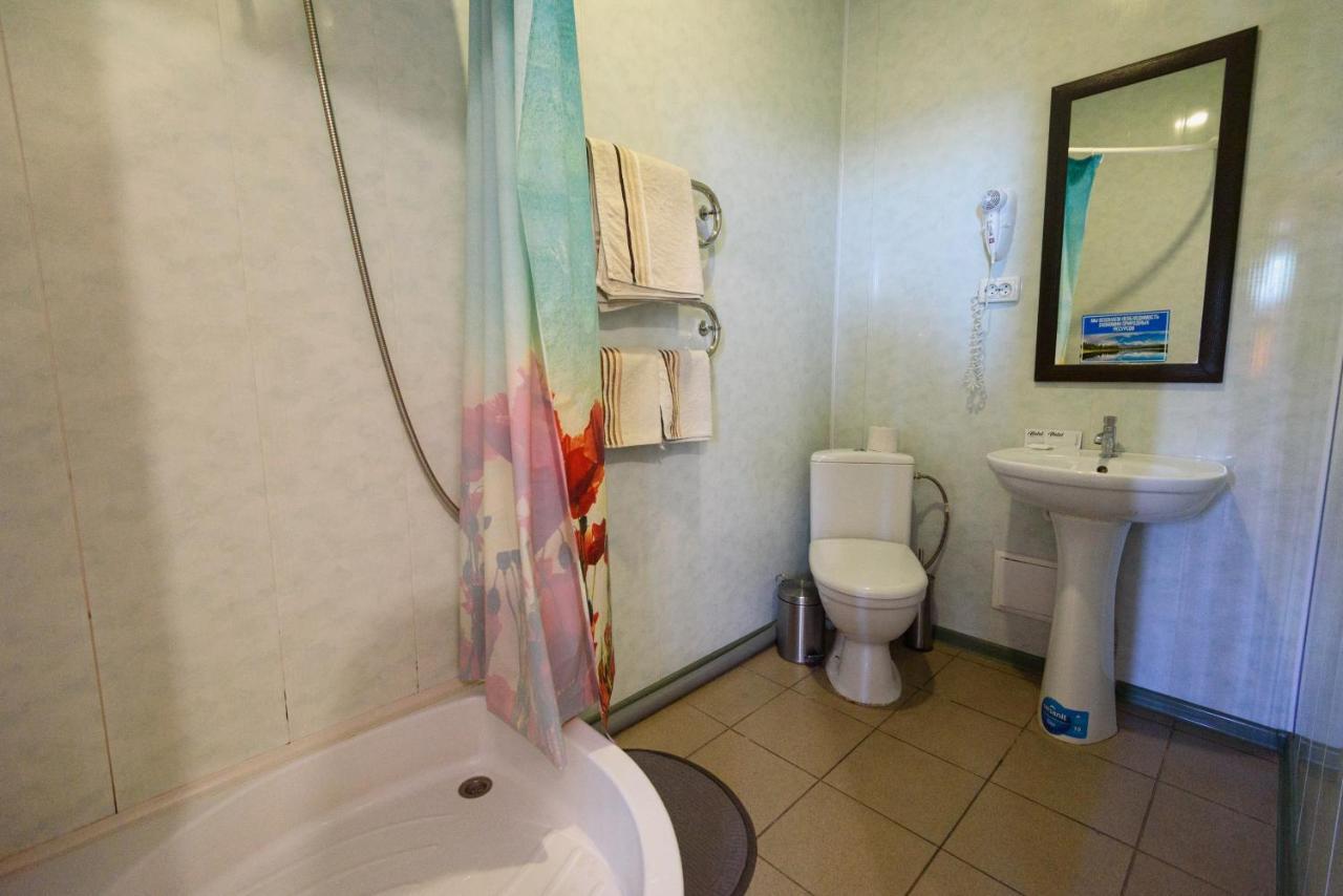 Maiami Hotel Никопол Екстериор снимка