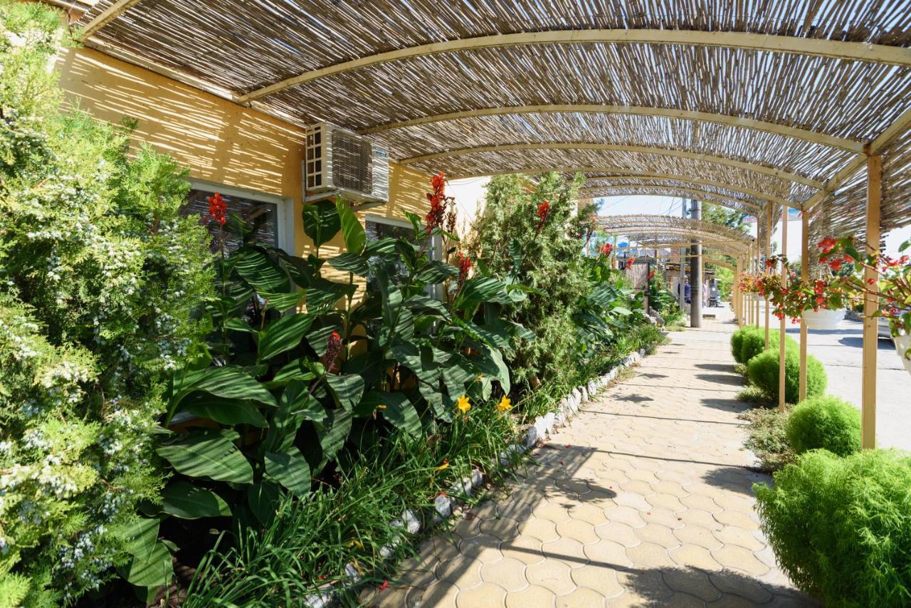 Maiami Hotel Никопол Екстериор снимка