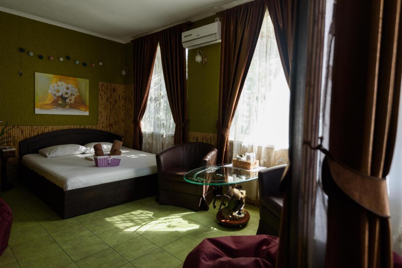 Maiami Hotel Никопол Екстериор снимка